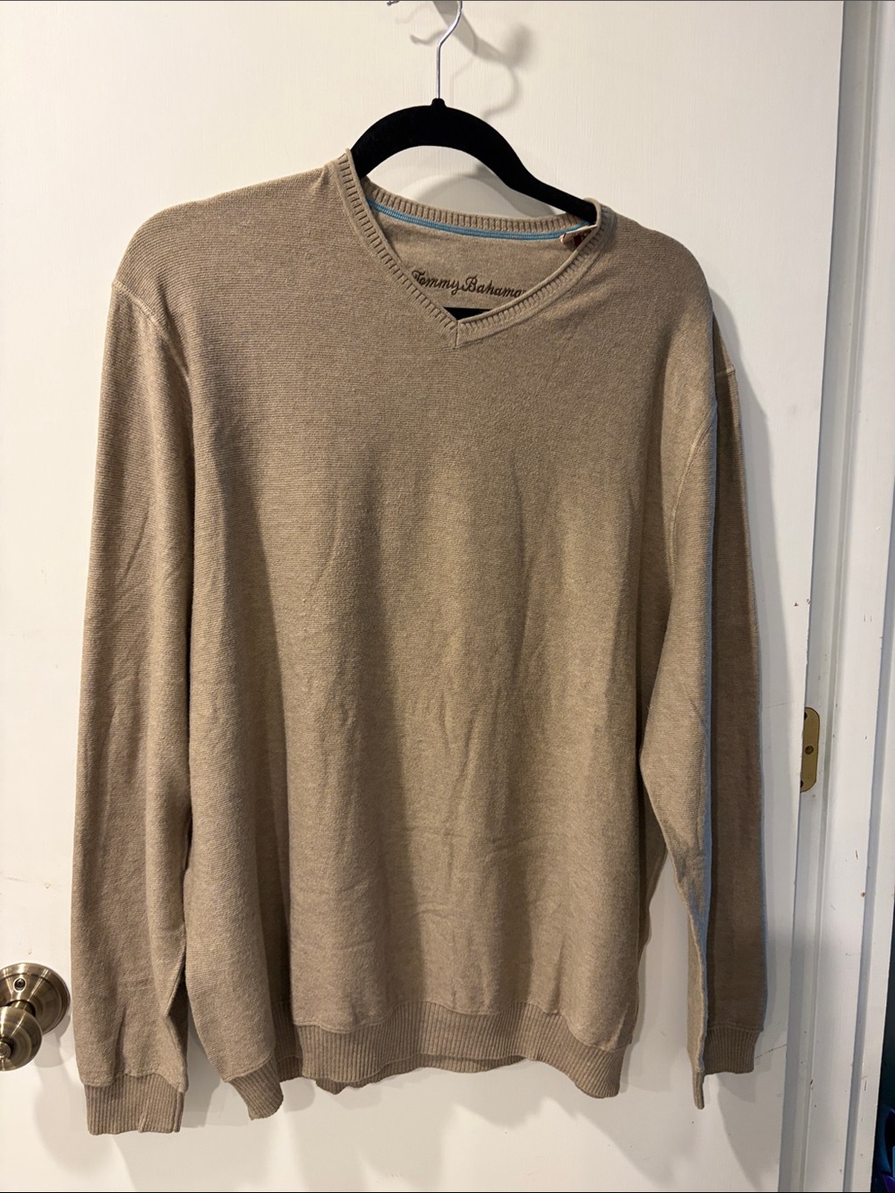Tommy Bahama Men's V-Neck Sweater in Tan size XL long sleeves